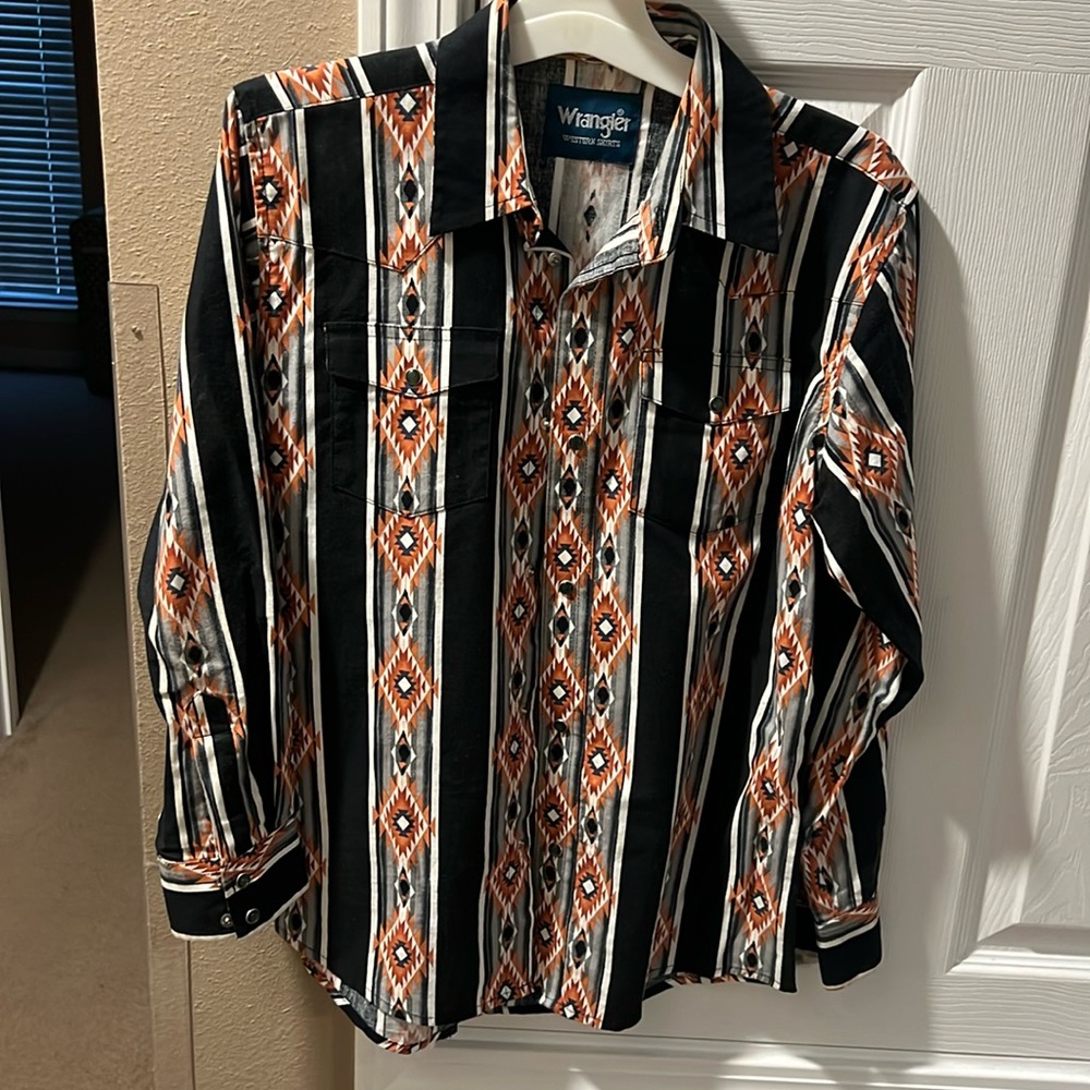 EUC Wrangler Button Down